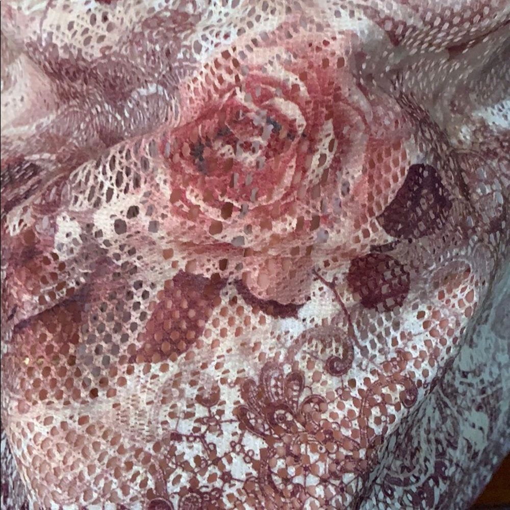 Elle Mode Sleeveless Rose Top👠 - Picture 9 of 11